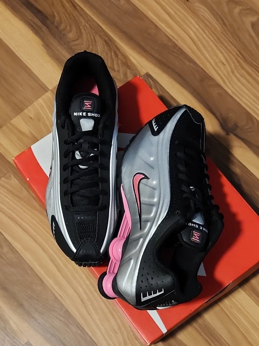 SIZE 4.5 YOUTH- NIKE SHOX R4 (GS) black silver pink CW2626-006 NEW with box kid